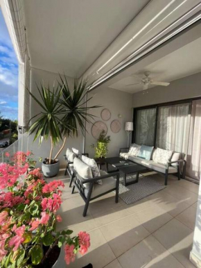 West Beaches - Comfortable Three Bedroom Apartment